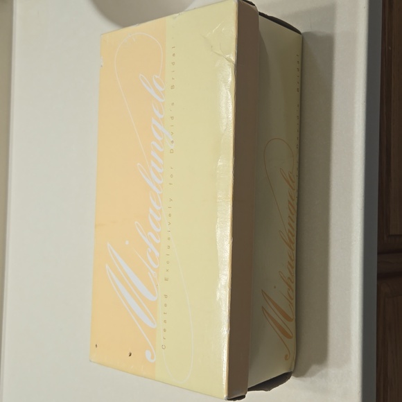 Michaelangelo sz 8.5 white heels - Picture 13 of 13